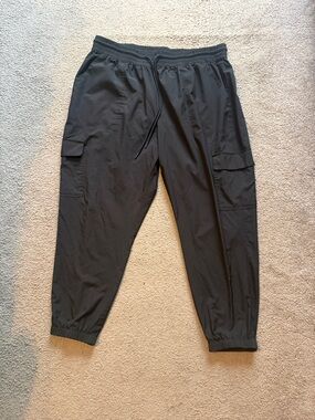 Women’s Old Navy Black Cargo Jogger Pants - Drawstring Waist - size xl